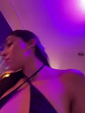 Ema_azel on StripChat