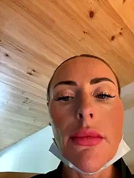 EmaSalis on StripChat