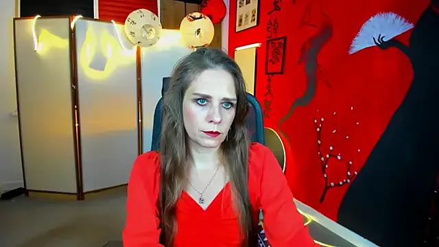 EmiliaBedy on StripChat