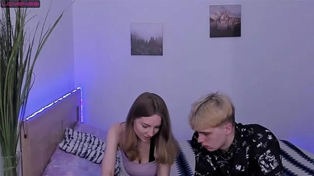 Emily_and_Ilumi on StripChat