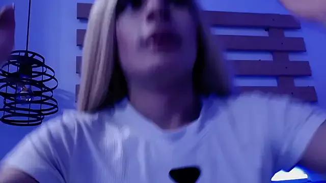 Emily_Vaughan on StripChat