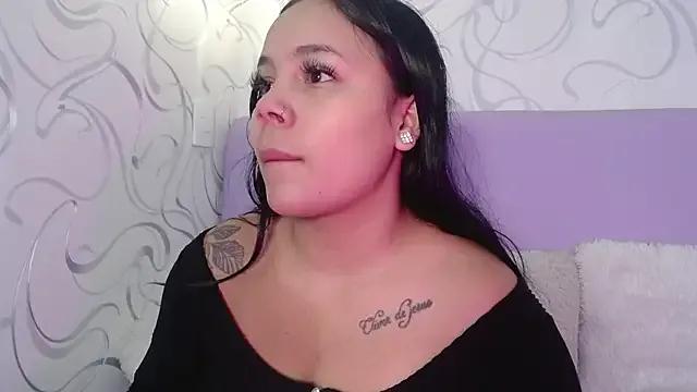 EmilyQueen3x on StripChat