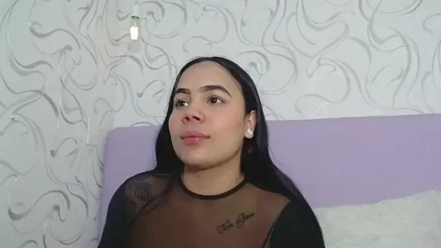 EmilyQueen3x on StripChat