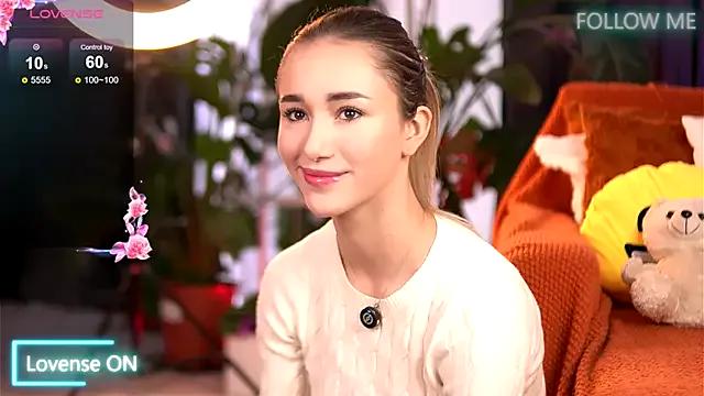 EmilyRaymont on StripChat