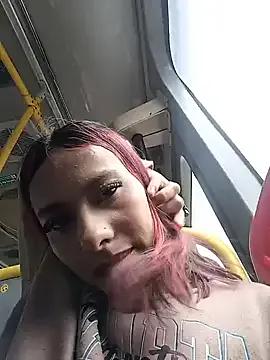 Emilyy-18 on StripChat