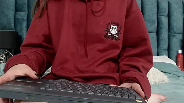 Emma_Foxi on StripChat