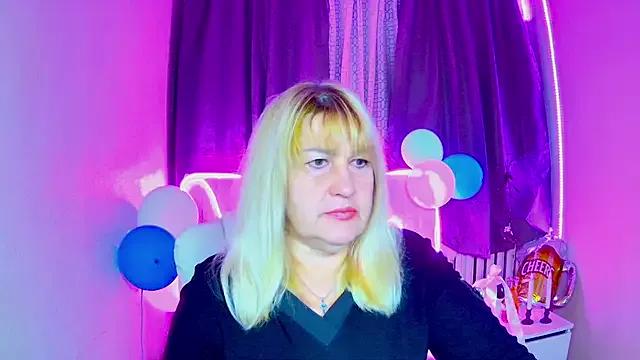 EmmaEllison on StripChat