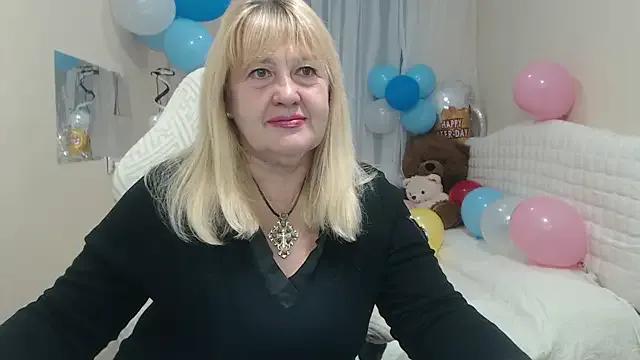 EmmaEllison on StripChat