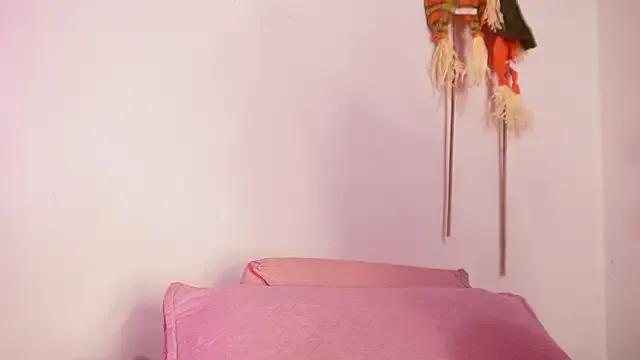 emyli_sw_ on StripChat