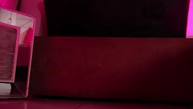 emyli_sw_ on StripChat