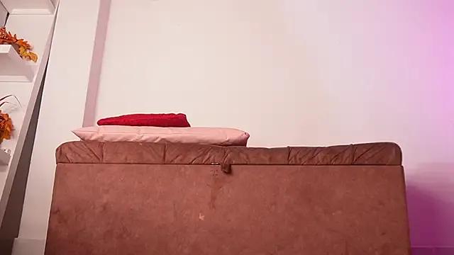 emyli_sw_ on StripChat