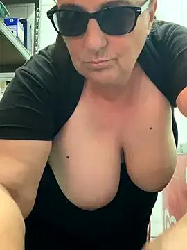 eroticjessitop on StripChat