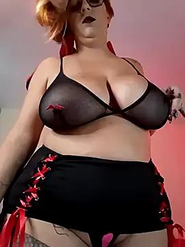 Escarlate4you_ on StripChat