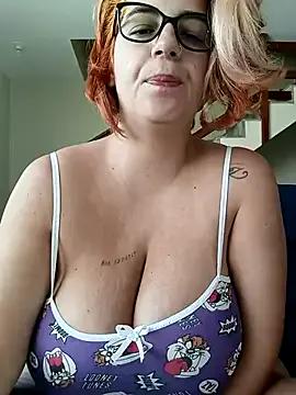 Escarlate4you_ on StripChat