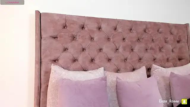 eva_roseee on StripChat