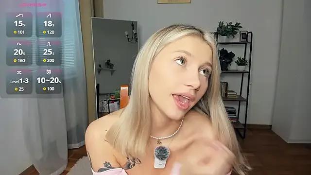 FaaBinaa on StripChat