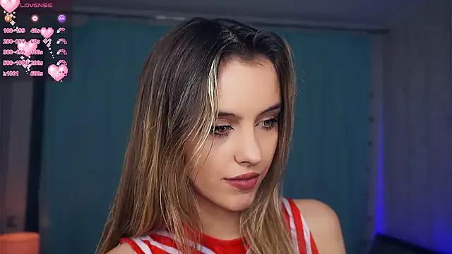 FannyHewson on StripChat