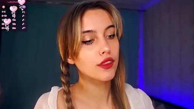 FannyHewson on StripChat