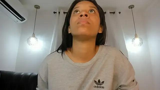 Fernanda_brown18 on StripChat