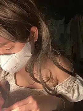 Fin-xinh18 on StripChat