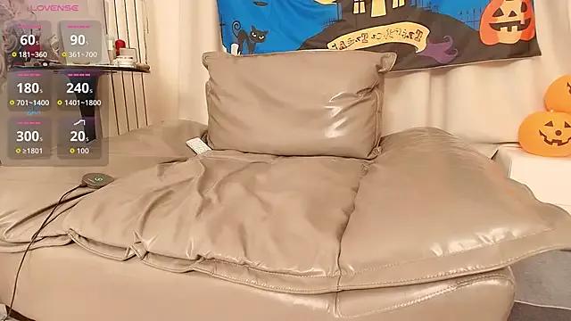 fox-yiyi on StripChat