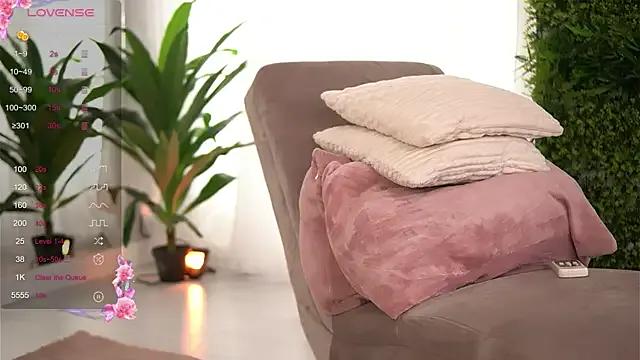 FreyaHeart on StripChat