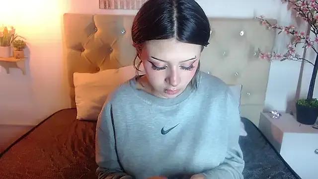 fyreandfox_ on StripChat