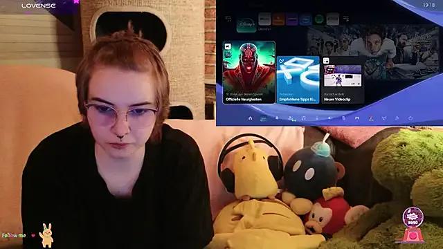 GamerGirl_Eve — LT gets 2 Videos + 2 Pics ( )*