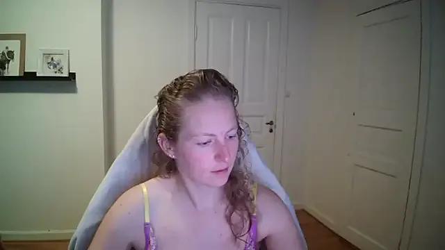 Girlnina-1995 on StripChat