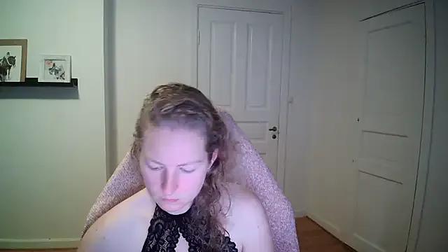 Girlnina-1995 on StripChat
