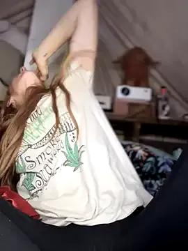 GoldenFlameGoddess's avatar