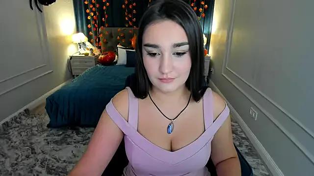 GoldenHeart_1 on StripChat