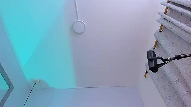 Gracia-Carrera — Squeeze tits close up