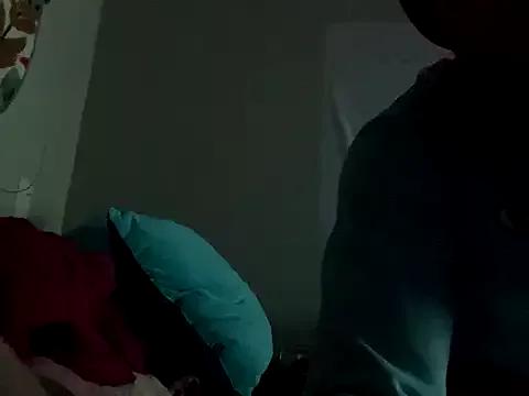 gurlnips on StripChat