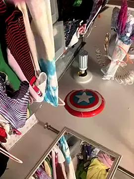 gurlnips on StripChat