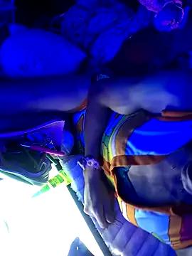 gurlnips on StripChat