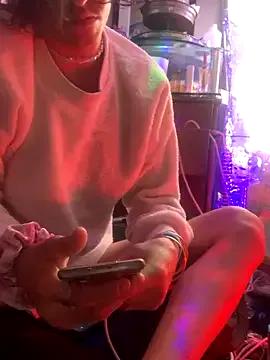 gurlnips on StripChat