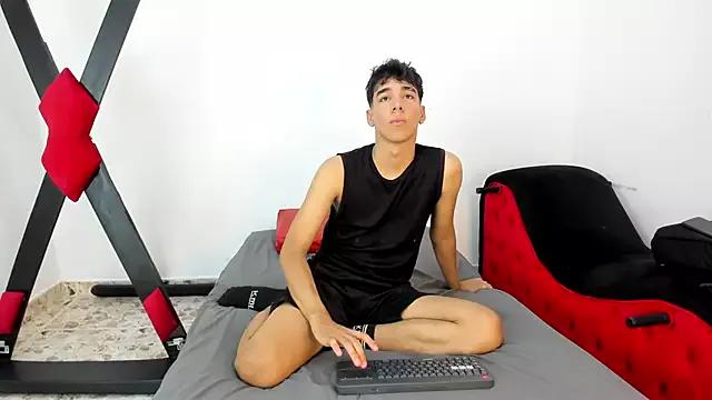 Harry_LatinBoy on StripChat