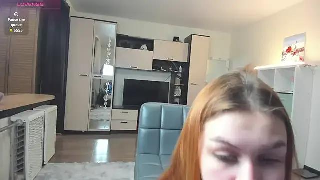 HeatherNextDoor on StripChat