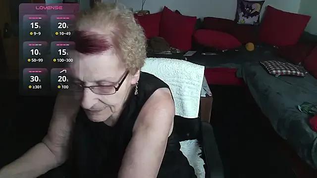 HeisseomaOriginal on StripChat