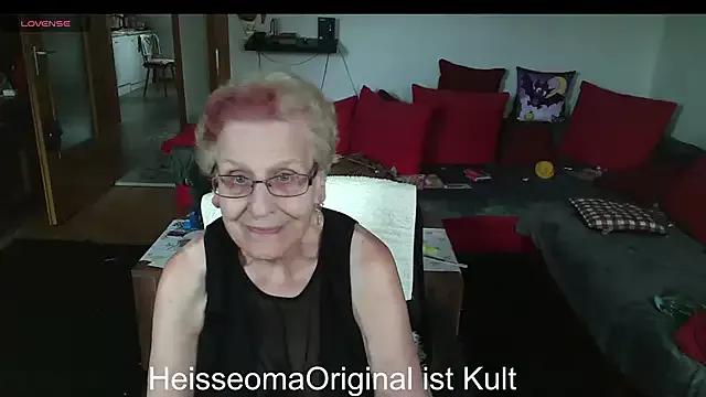 HeisseomaOriginal on StripChat