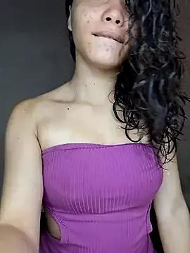 HelenHoltz on StripChat