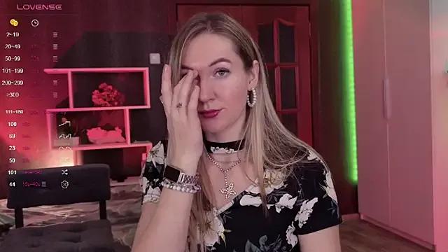 Hello_Lisha on StripChat