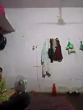 hiddennisha on StripChat