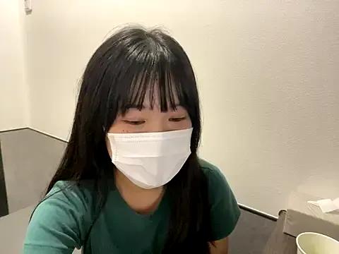 hikiwarinatto_xoxo on StripChat