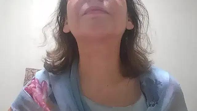 HollyJewel on StripChat