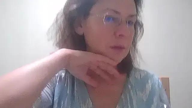 HollyJewel on StripChat