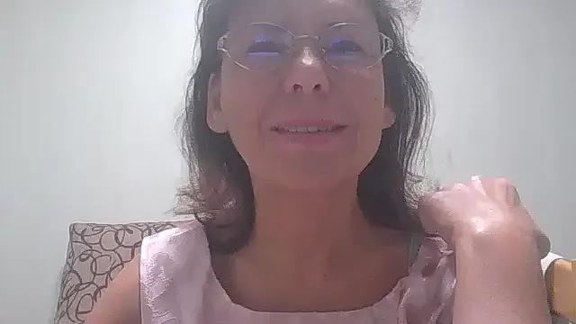 HollyJewel on StripChat