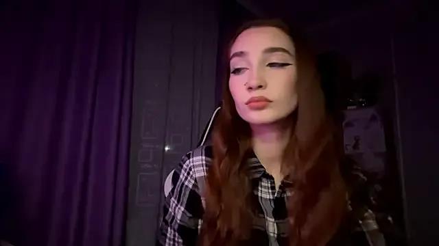 HollyPaw on StripChat