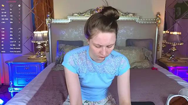 HolyBabyDoll on StripChat